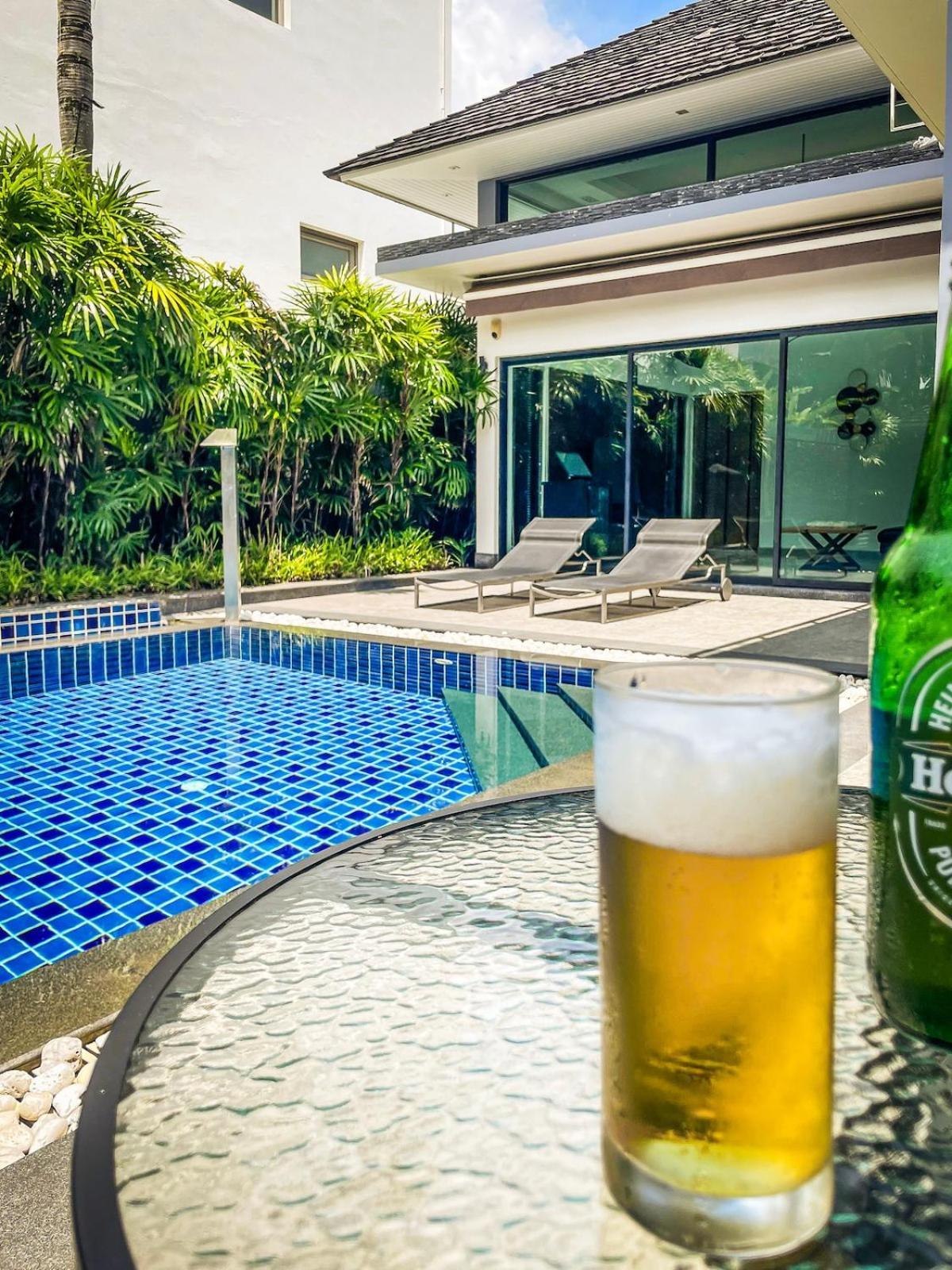 Tropical Haven 4 Bedroom Pool
