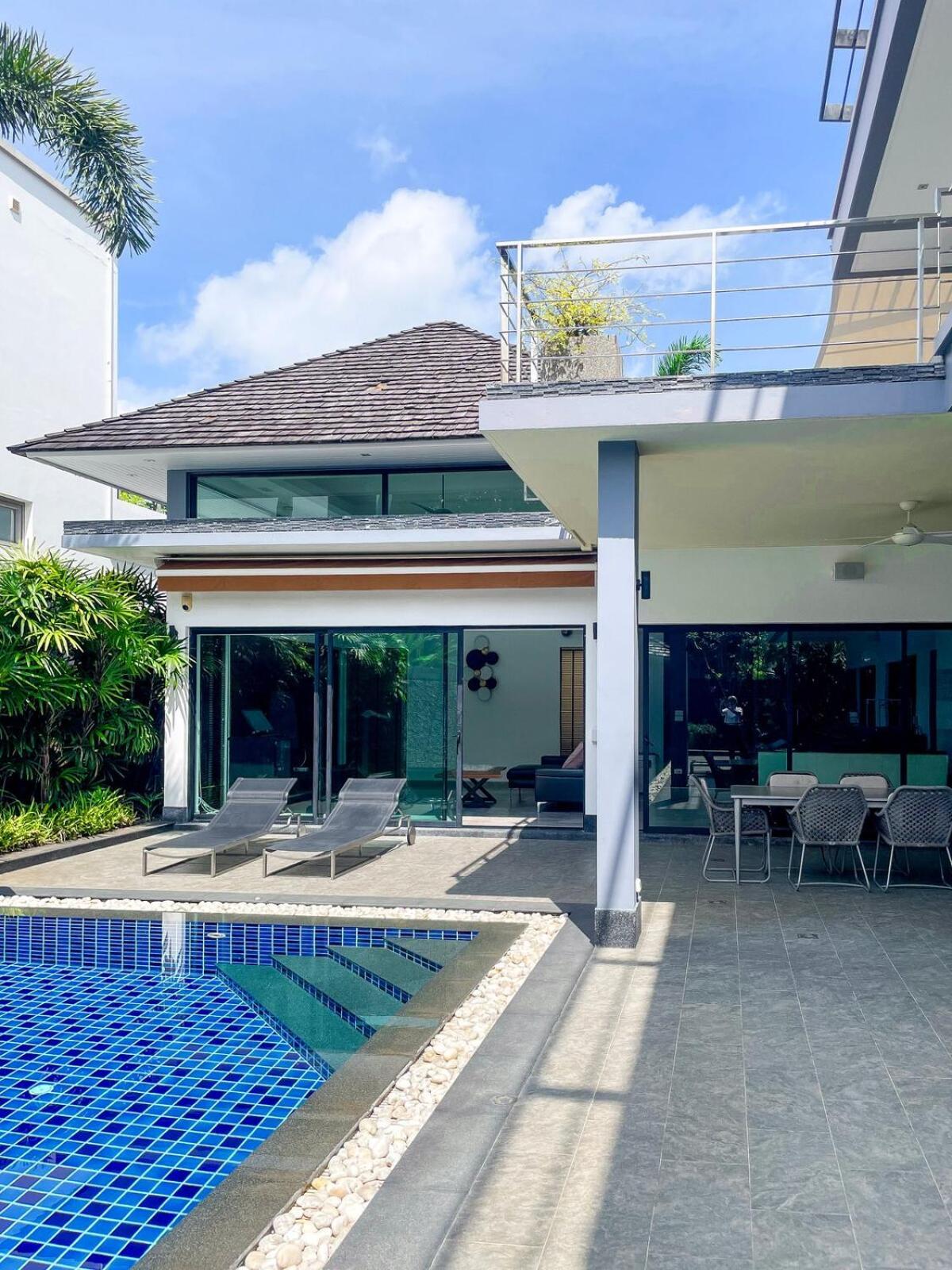 Tropical Haven 4 Bedroom Pool *