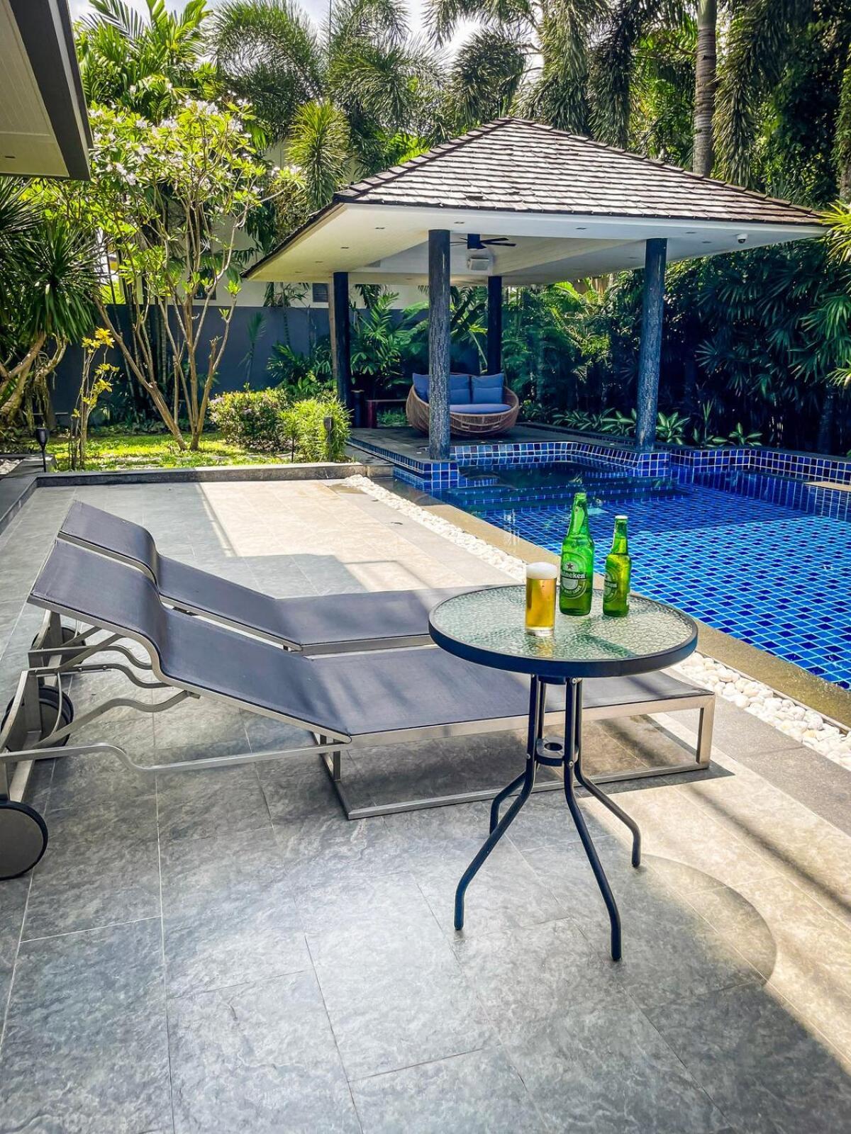 Tropical Haven 4 Bedroom Pool Appartement